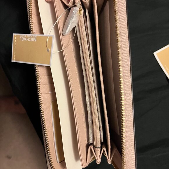 Michael Kors - Leather Continental Wristlet - Soft Pink/Nude - Picture 3 of 6
